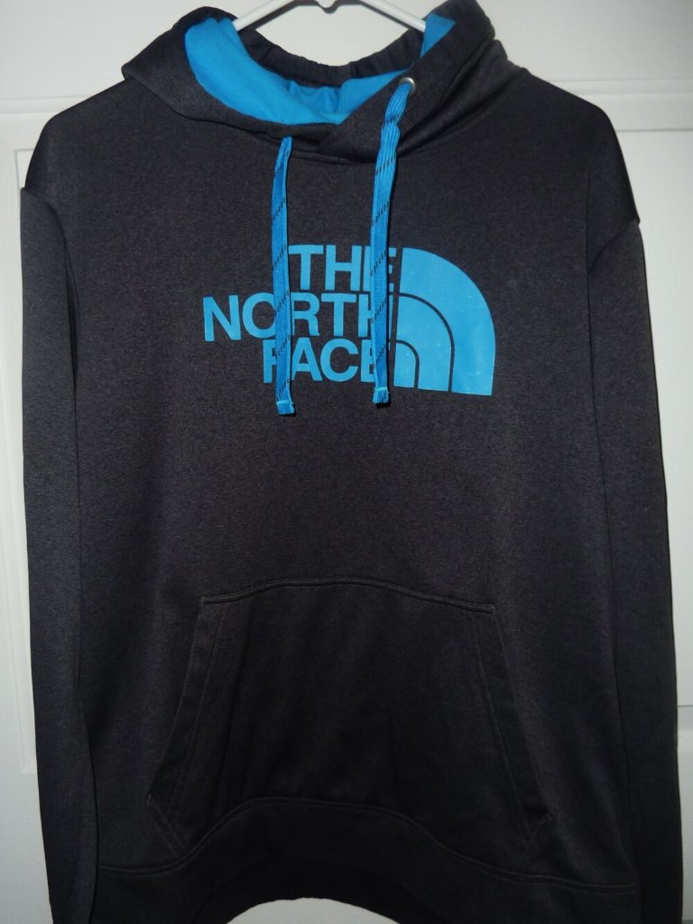 The North Face Long Sleeved Pullover Hoodie With Pockets Size Men's XL